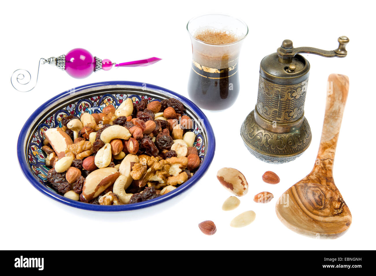Un mélange de noix populaires dans les pays arabes Banque D'Images