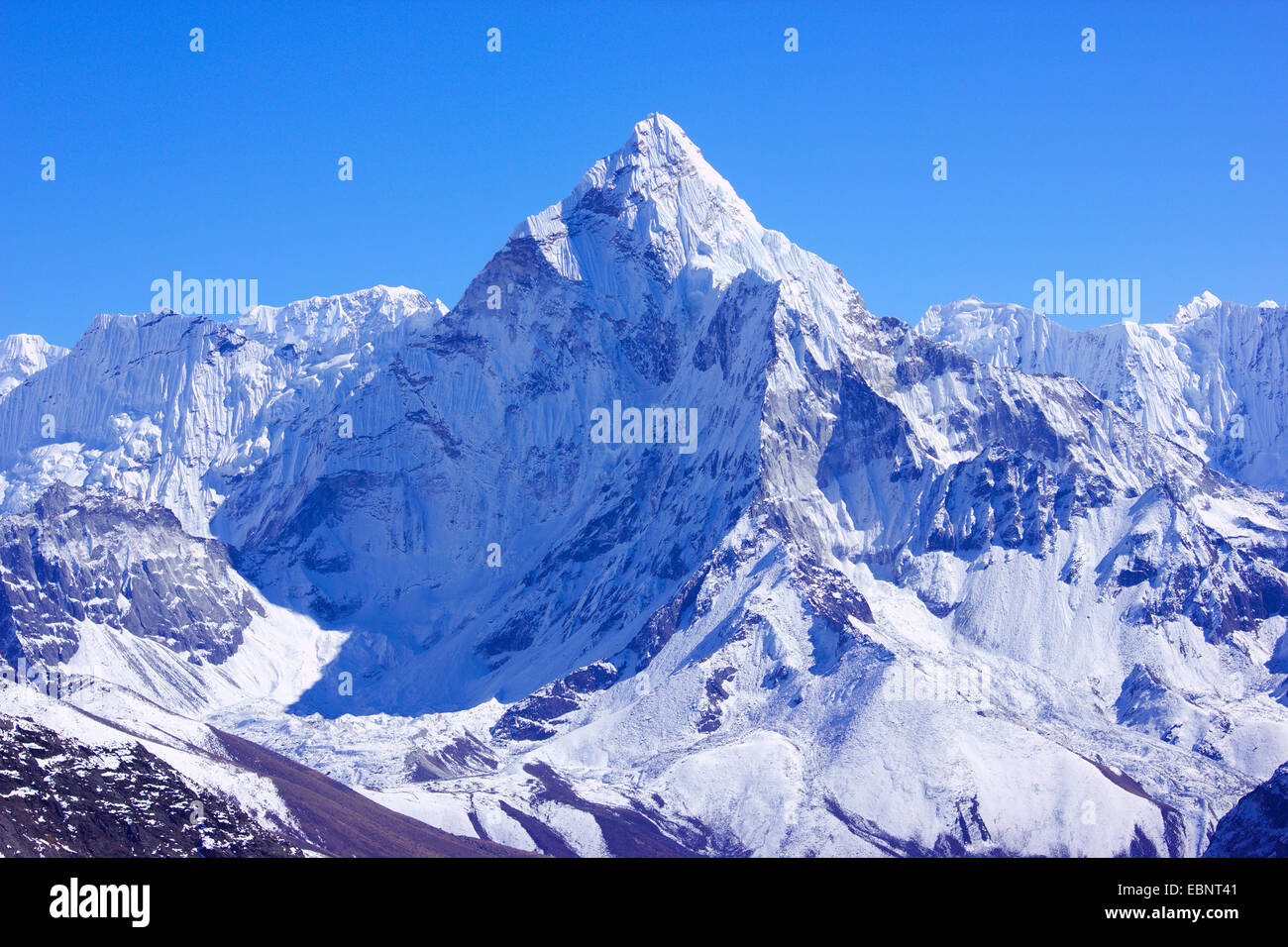 L'Ama Dablam, vue de dessous le col de Chola, Népal, Himalaya, Khumbu Himal Banque D'Images