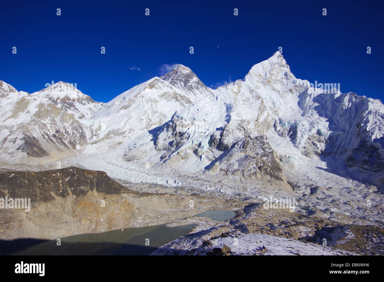 Changtse, le mont Everest (en face à l'ouest de l'épaule) et Nuptse. Vue depuis le Kala Patthar, Népal, Himalaya, Khumbu Himal Banque D'Images