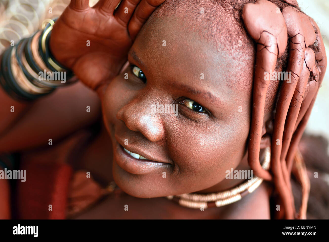 Portrait d'une jeune fille non mariée de la tribu Himba, Namibie Banque D'Images