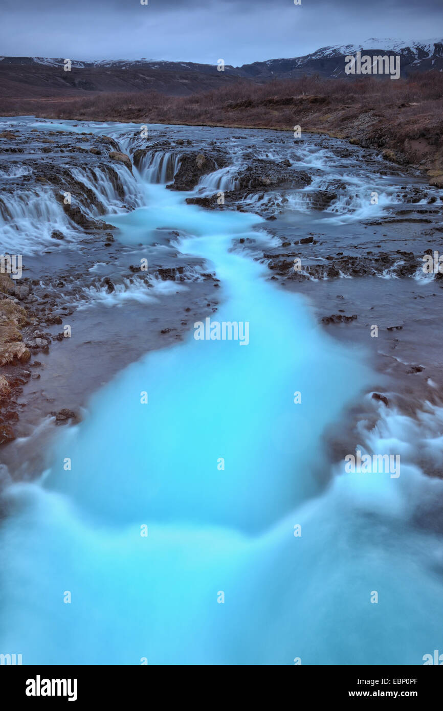 Cascade et rivière turquoise de Bruar river, de l'Islande Banque D'Images