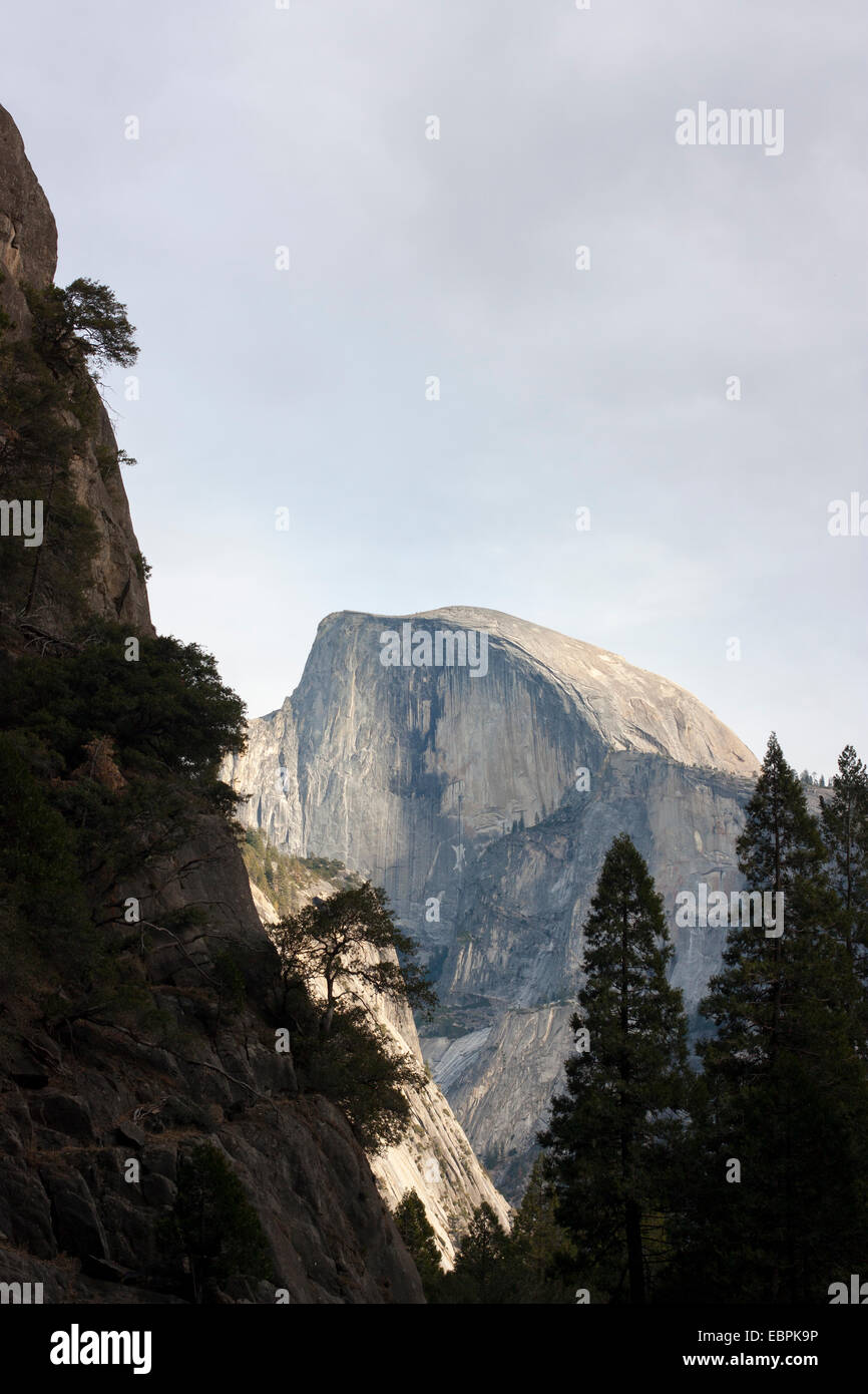Demi-Dôme. La vallée Yosemite, Yosemite National Park, Mariposa County, Californie, USA Banque D'Images