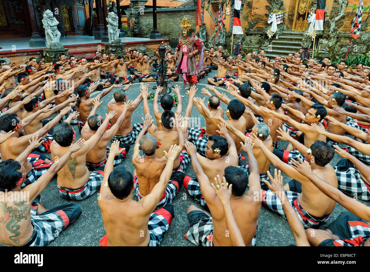 Performance de la danse Kecak Bali, Ubud, Bali, Indonésie, Asie du Sud, Asie Banque D'Images Performance de la danse Kecak Bali, Ubud, Bali, Indonésie, Asie du Sud, Asie Banque D'Images