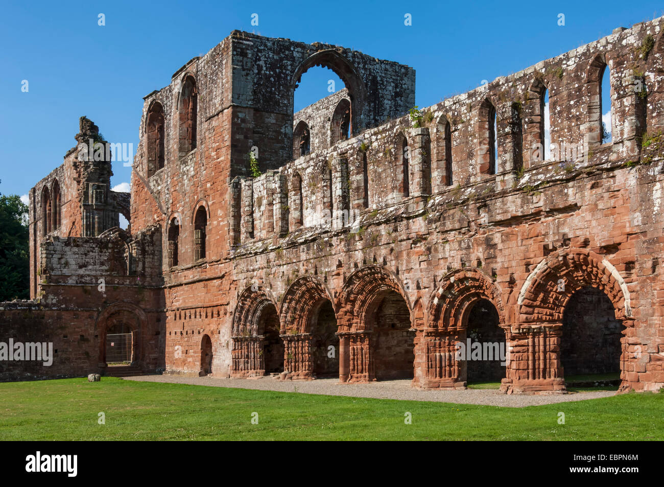 Élaborer des arches en pierre sculpté, 12e siècle St Mary de Furness Abbaye cistercienne, Cumbria, Angleterre, Royaume-Uni, Europe Banque D'Images