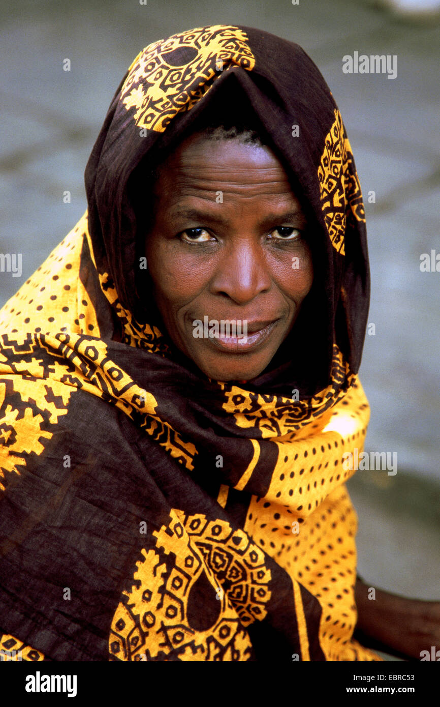 Portrait d'une vieille femme africaine, Tanzanie Banque D'Images
