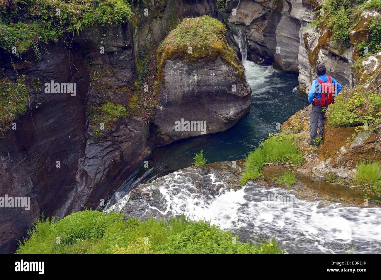 La chute d'eau de Croveo près de Domodossola, Italie Banque D'Images