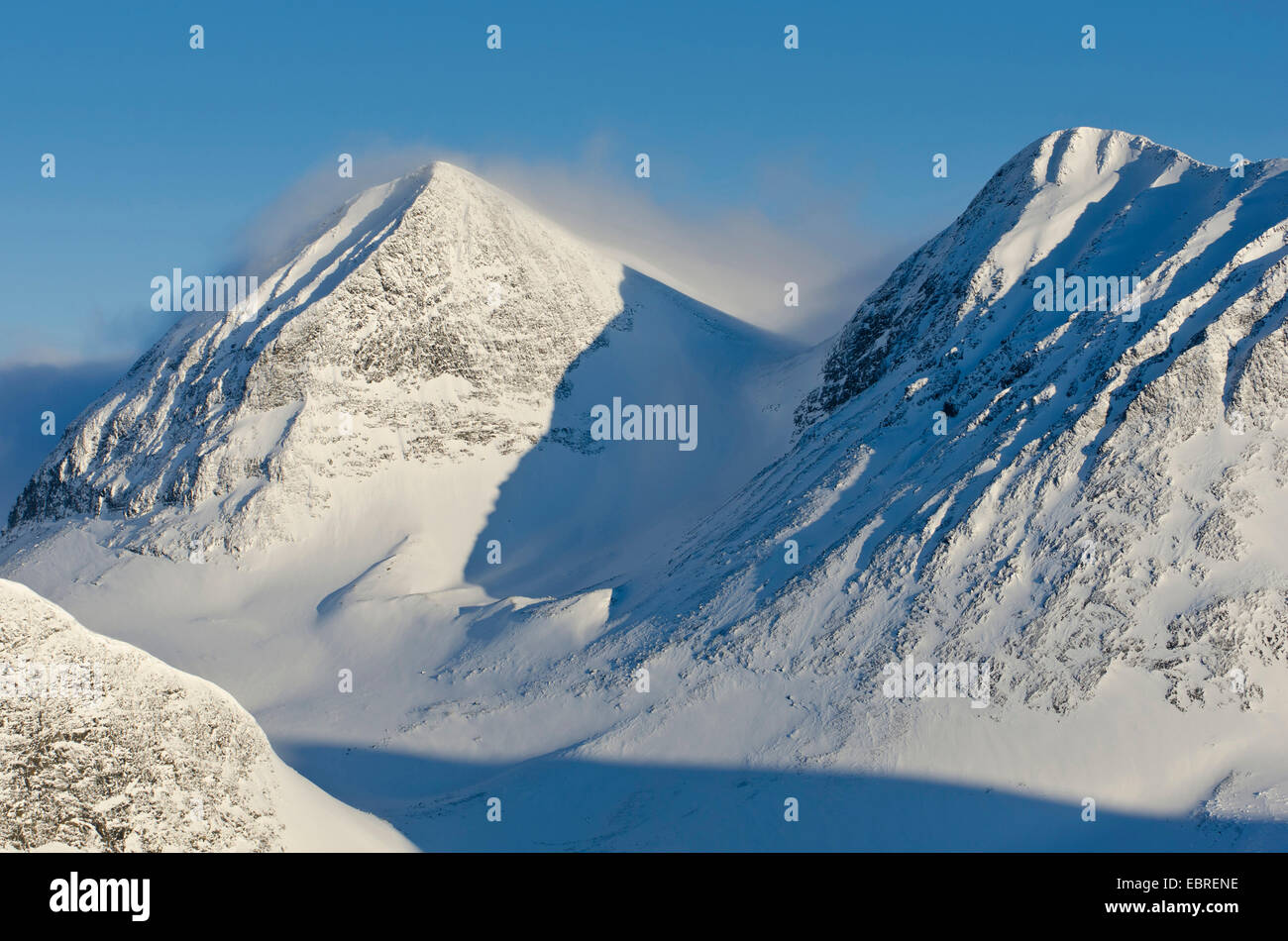 Montagnes enneigées du Stuor Reaiddßvßggi, Suède, Laponie, Norrbotten, Kebnekaisefjell Banque D'Images