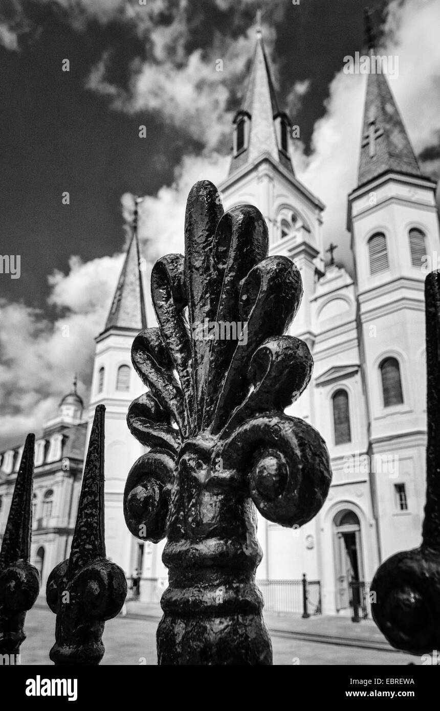 Iron Works Clôture dans Jackson Square à l'extérieur de cathédrale de Saint-Louis dans le quartier français de la Nouvelle Orléans LA USA Banque D'Images
