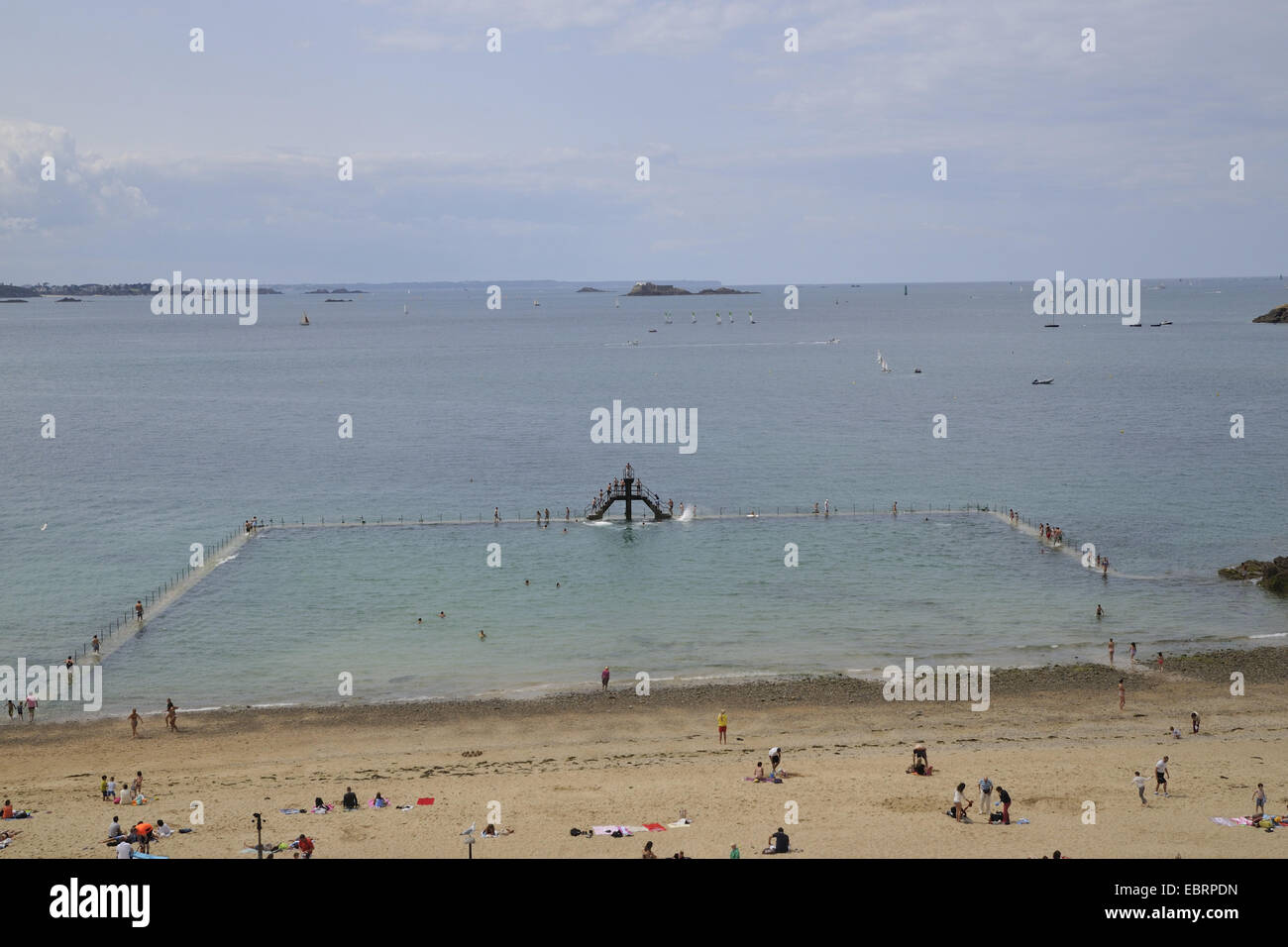 La piscine de marée de Saint-Malo, la piscine naturelle d'eau de mer, France, Bretagne, St Malo Banque D'Images