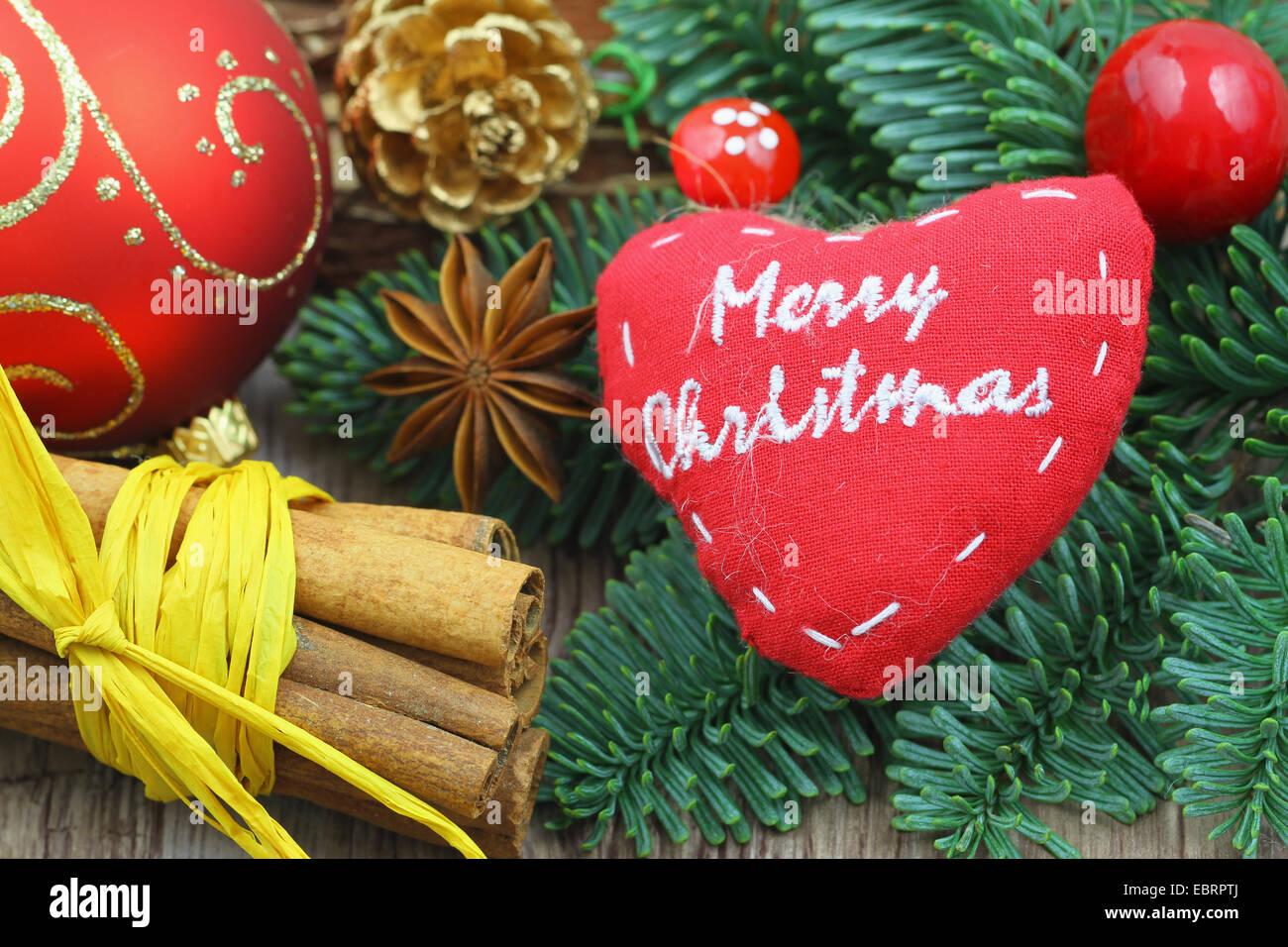 Joyeux Noël coeur d'épices et de décorations Banque D'Images