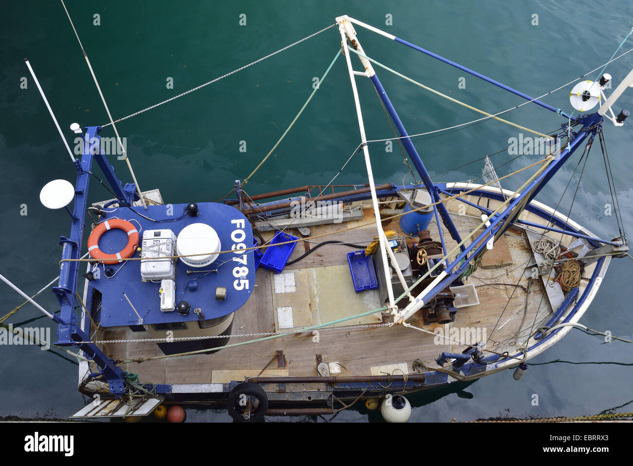 Trawler à partir de ci-dessus, France, Bretagne, Erquy Banque D'Images