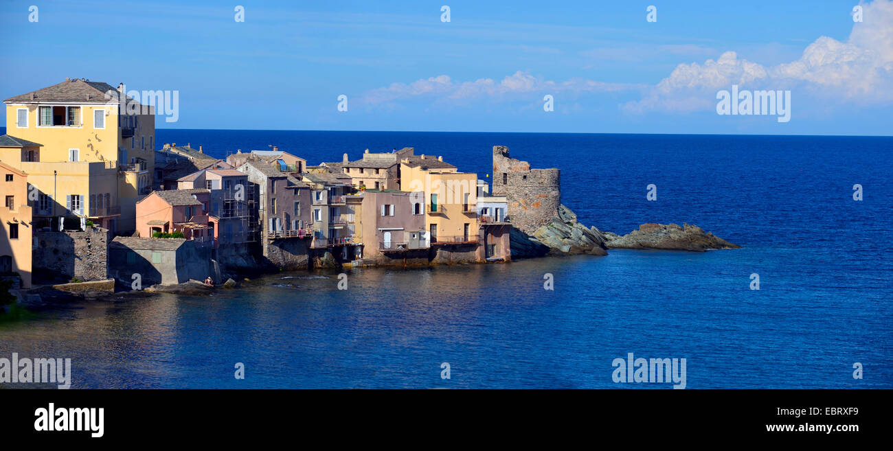 Petit village d'Erbalunga dans le nord de l'île de Corse, France, Corse, Cap Corse, Bastia Erbalunga Banque D'Images