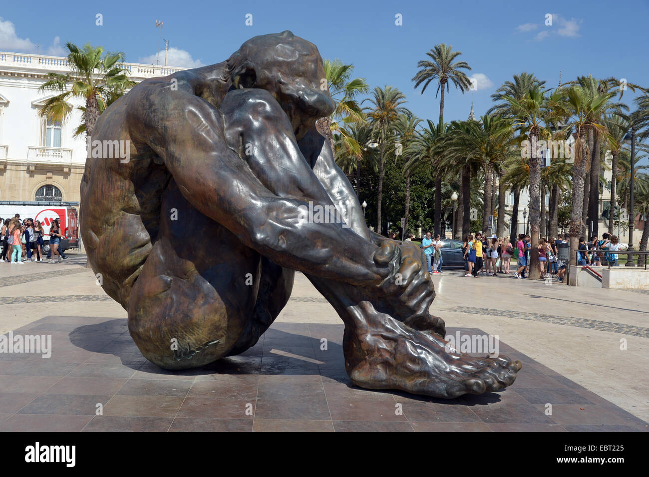 La statue de bronze pour les victimes de l'terrorizim à carthagène espagne Banque D'Images