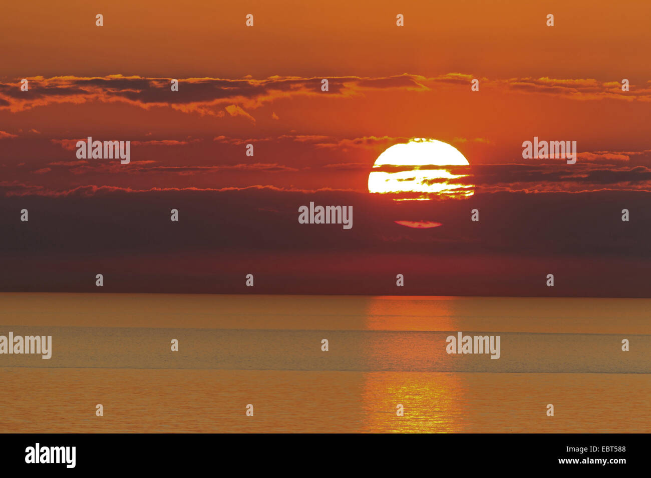 Coucher du soleil à la mer du Nord, Allemagne, Schleswig-Holstein, Helgoland Banque D'Images