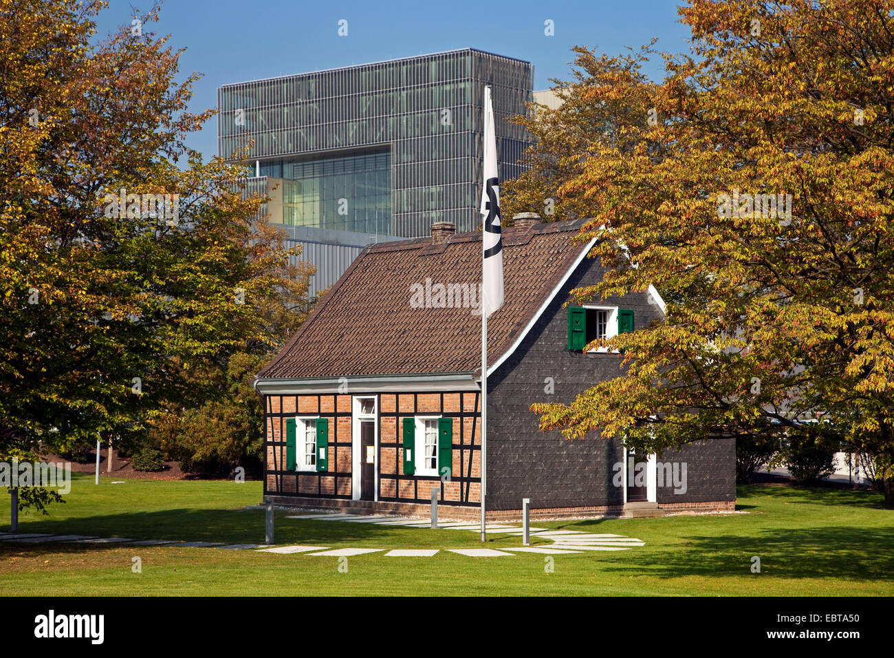 Société d'origine de la construction et de l'administration centrale de l'entreprise Krupp ThyssenKrupp en arrière-plan , l'Allemagne, en Rhénanie du Nord-Westphalie, région de la Ruhr, à Essen Banque D'Images