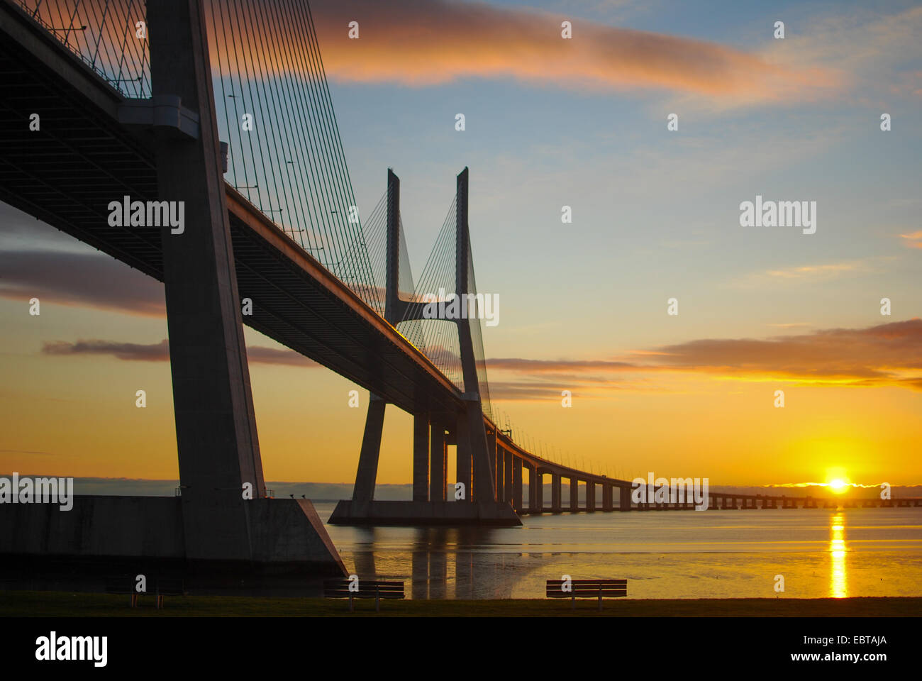 Pont Vasco da Gama Lisbonne Portugal Banque D'Images