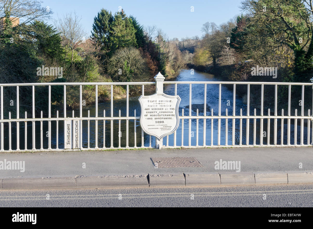 Teme le pont sur la rivière teme à Tenbury Wells qui est à la frontière du Shropshire et le Worcestershire Banque D'Images