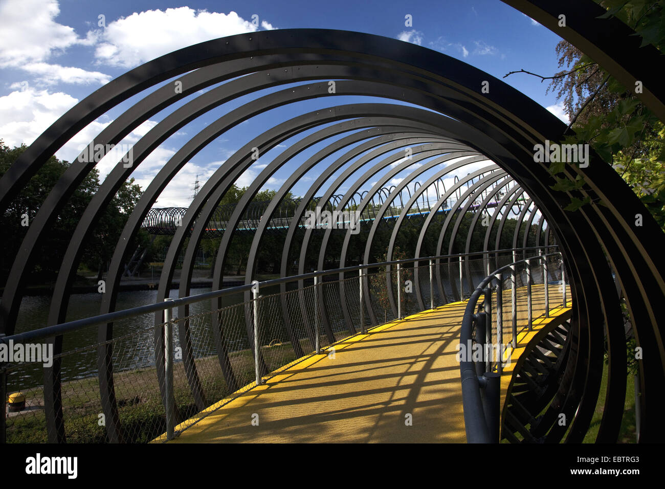 La renommée de ressorts Slinky pont Rehberger, bridge, l'Allemagne, en Rhénanie du Nord-Westphalie, Ruhr, Oberhausen Banque D'Images