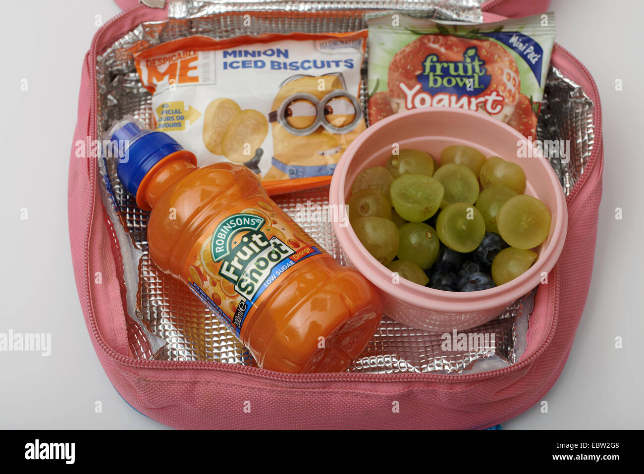 Fruits Sucre faible pousse Robinsons verre au sac à lunch de childs Banque D'Images