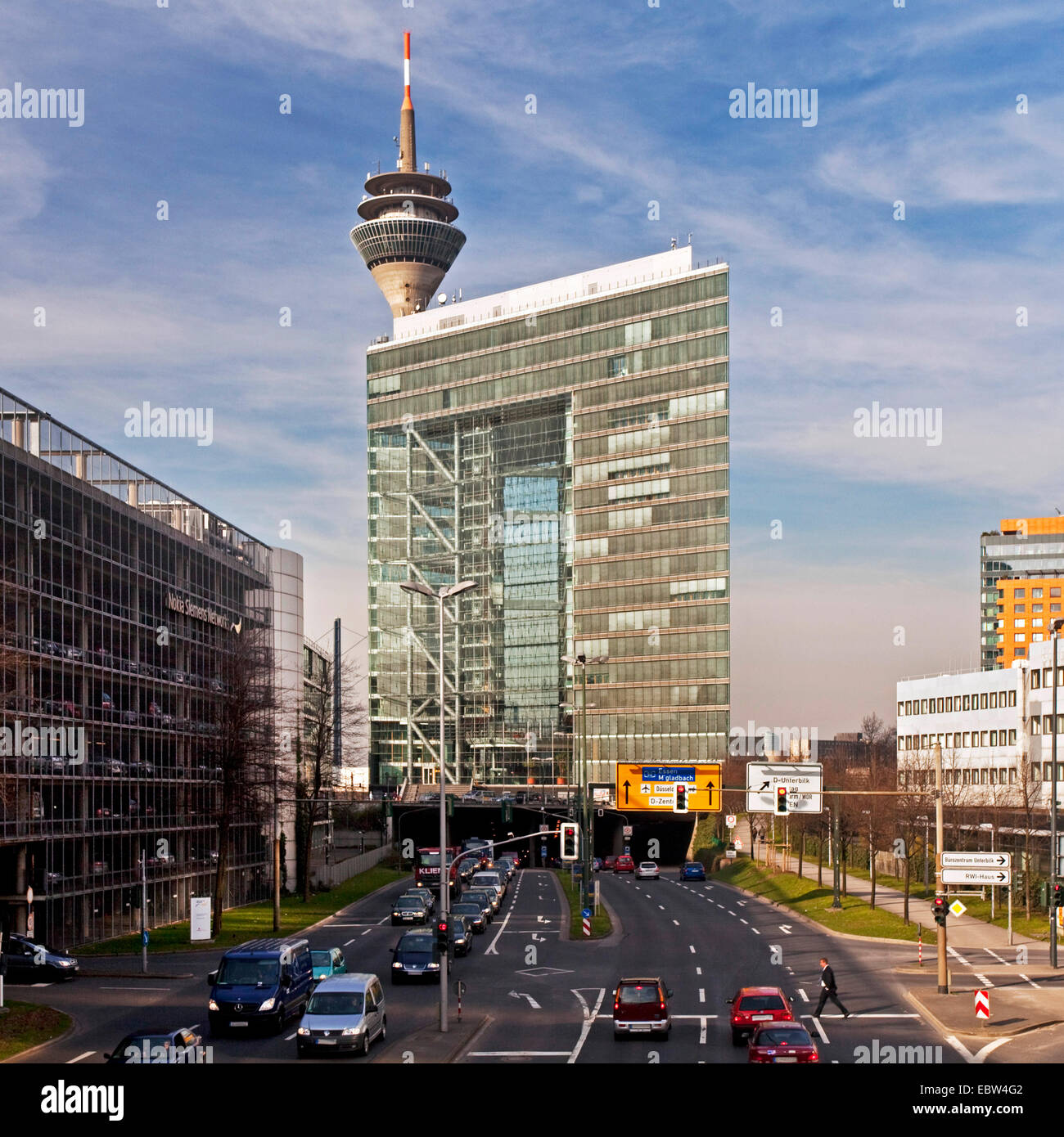 Stadttor et Rheinturm, Allemagne, Berlin, Düsseldorf Banque D'Images