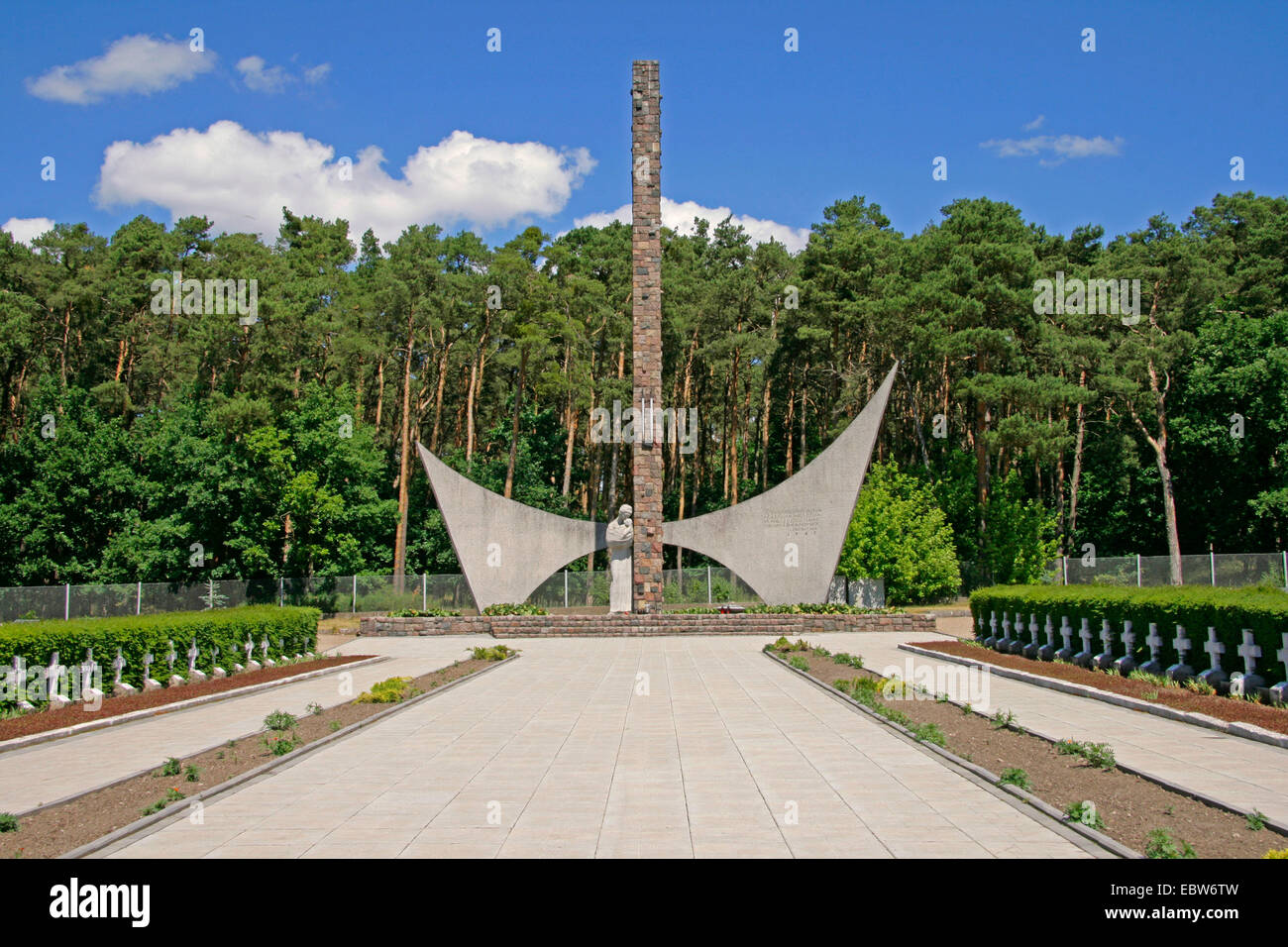 Cimetière de guerre avec l'armée polonaise 2000 tombes du soldat, Pologne, Occidentale, Siekierki Banque D'Images