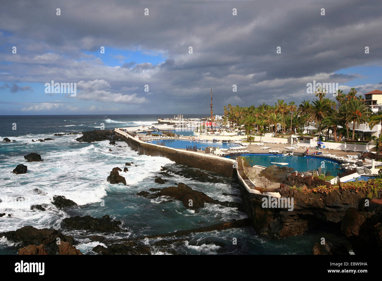 Lago de la Costa de Martißnez, Iles Canaries, Tenerife, Puerto De La Cruz Banque D'Images