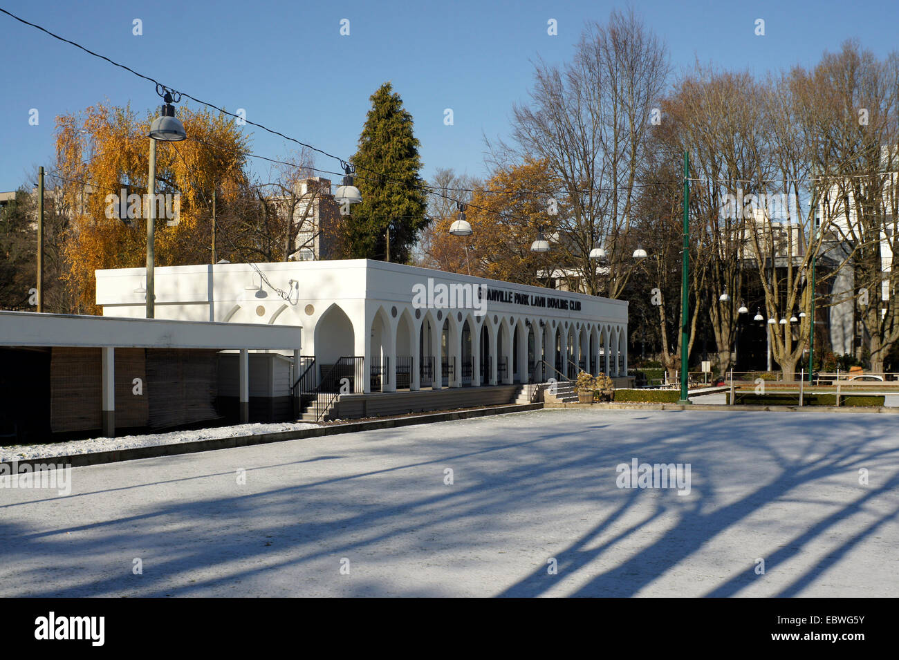 Granville Park Lawn Bowling Club s'appuyant sur un jour d'hiver enneigé, Vancouver, British Columbia, Canada Banque D'Images