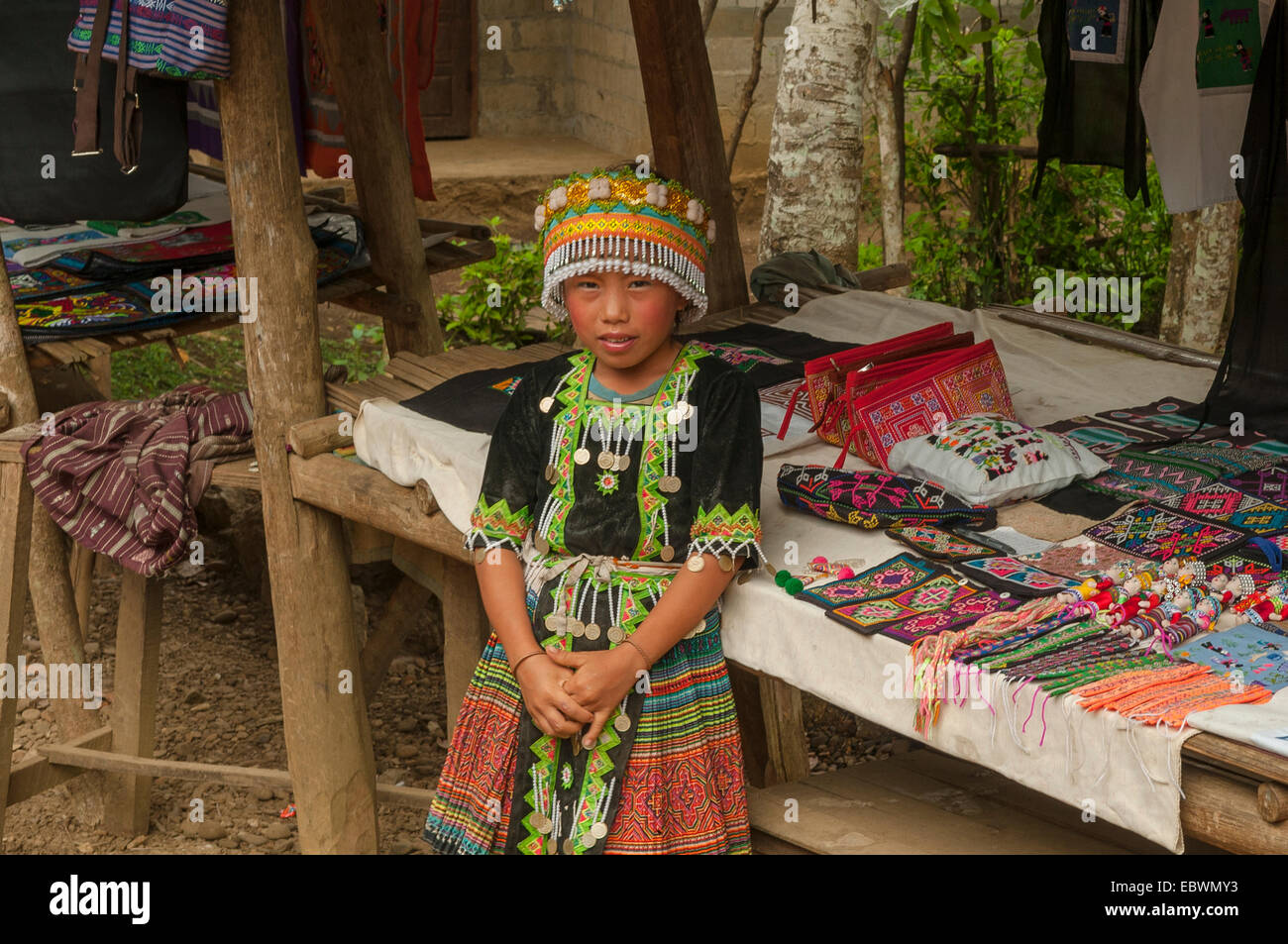 Enfants Hmong à Ban Na Ouane, Laos Banque D'Images