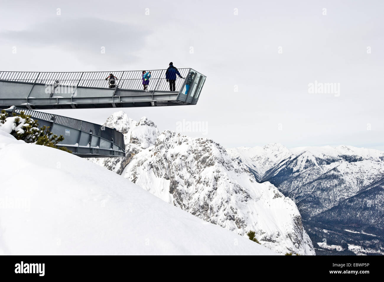 AlpspiX plate-forme d'observation en hiver avec une vue panoramique sur la montagne, de Garmisch-Partenkirchen, Upper Bavaria, Bavaria, Germany Banque D'Images