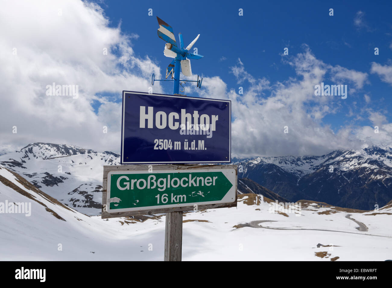 Signer avec l'altitude de Hochtor Transmettre la Haute Route alpine du Grossglockner, Heiligenblut am Großglockner Banque D'Images