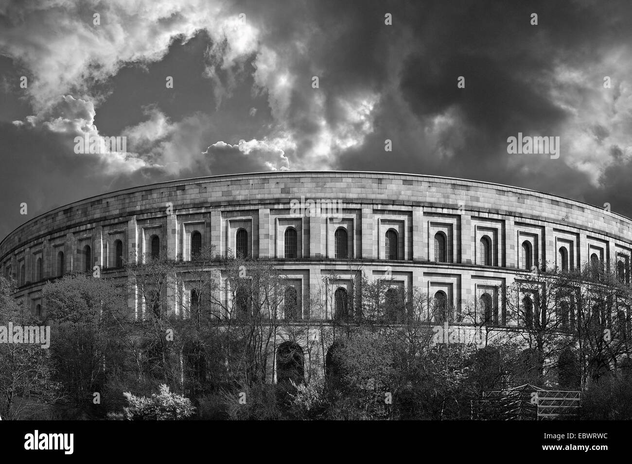 Vue frontale de l'ancien hall de congrès inachevé du NSDAP 1933-1945, Centre de Documentation, Parti nazi Motifs Rallye Banque D'Images