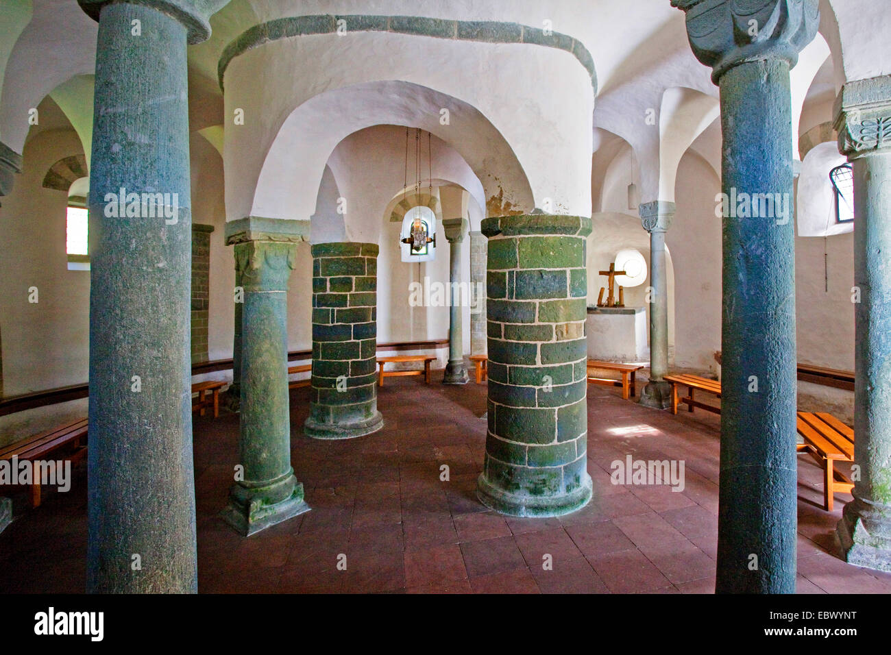 Vue de l'intérieur de la chapelle en Drueggelt Moehnesee, Allemagne, Rhénanie du Nord-Westphalie Banque D'Images