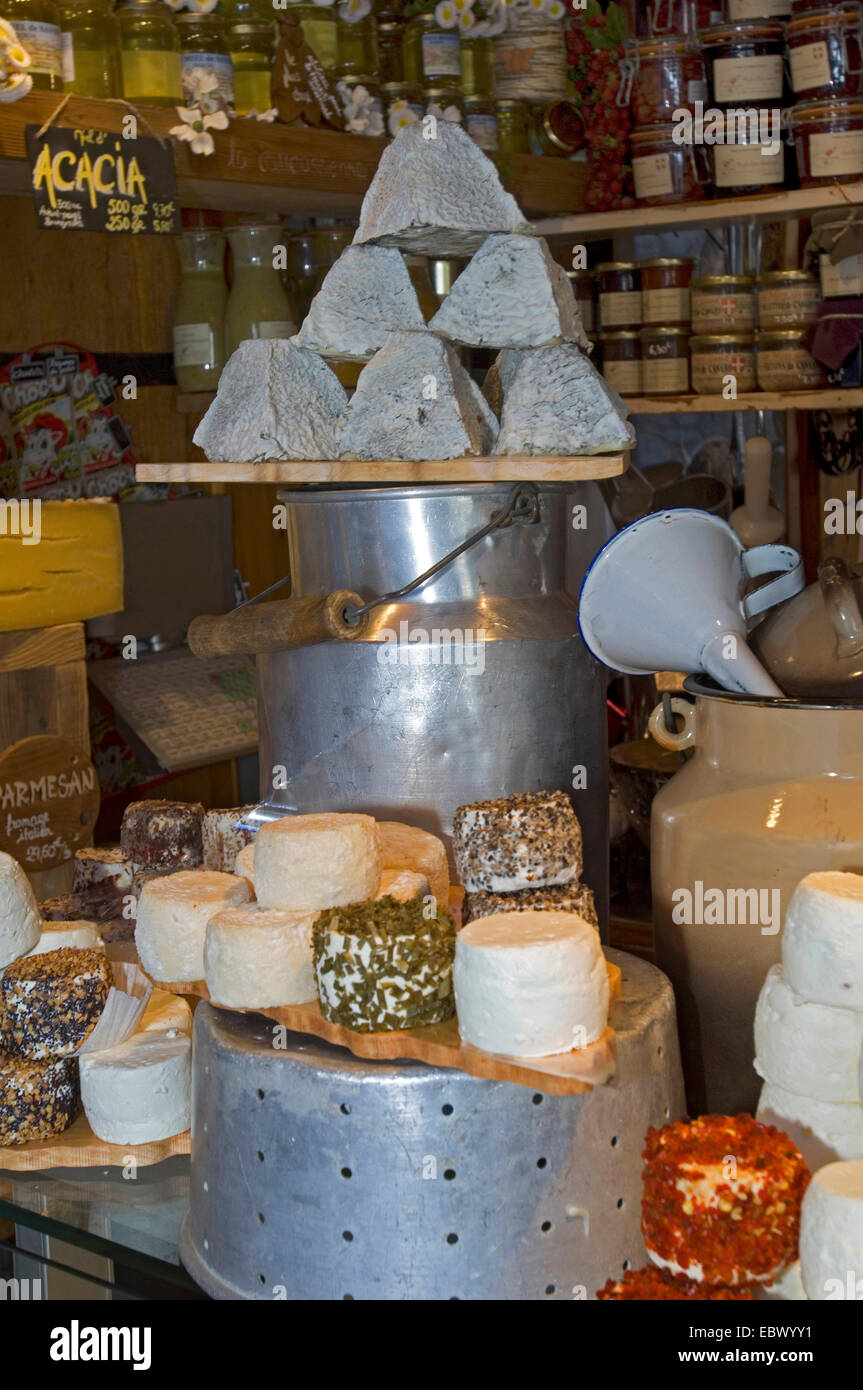 Boutique de fromage de montagne des Alpes, France Banque D'Images