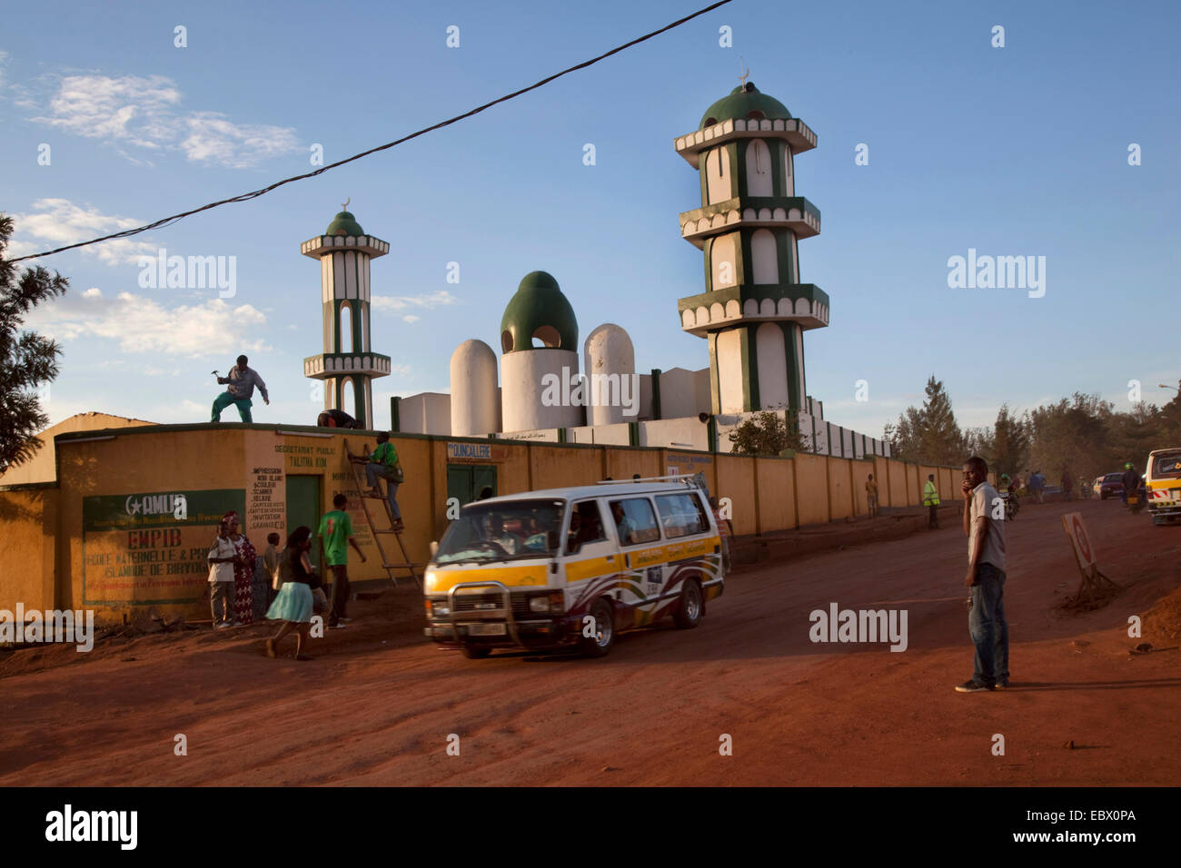 Mosquée (la) bigges de Nyamirambo, une zone de Kigali où un plus grand nombre de musulmans vivent, des travaux de réparation sont en cours sur le mur, au Rwanda, Kigali, Nyamirambo Banque D'Images