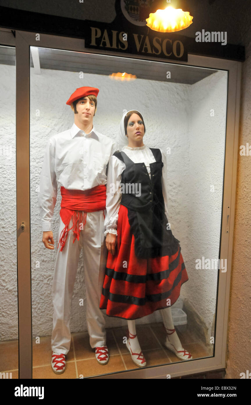 Affichage des vêtements traditionnels espagnols de Pais Vasco Banque D'Images