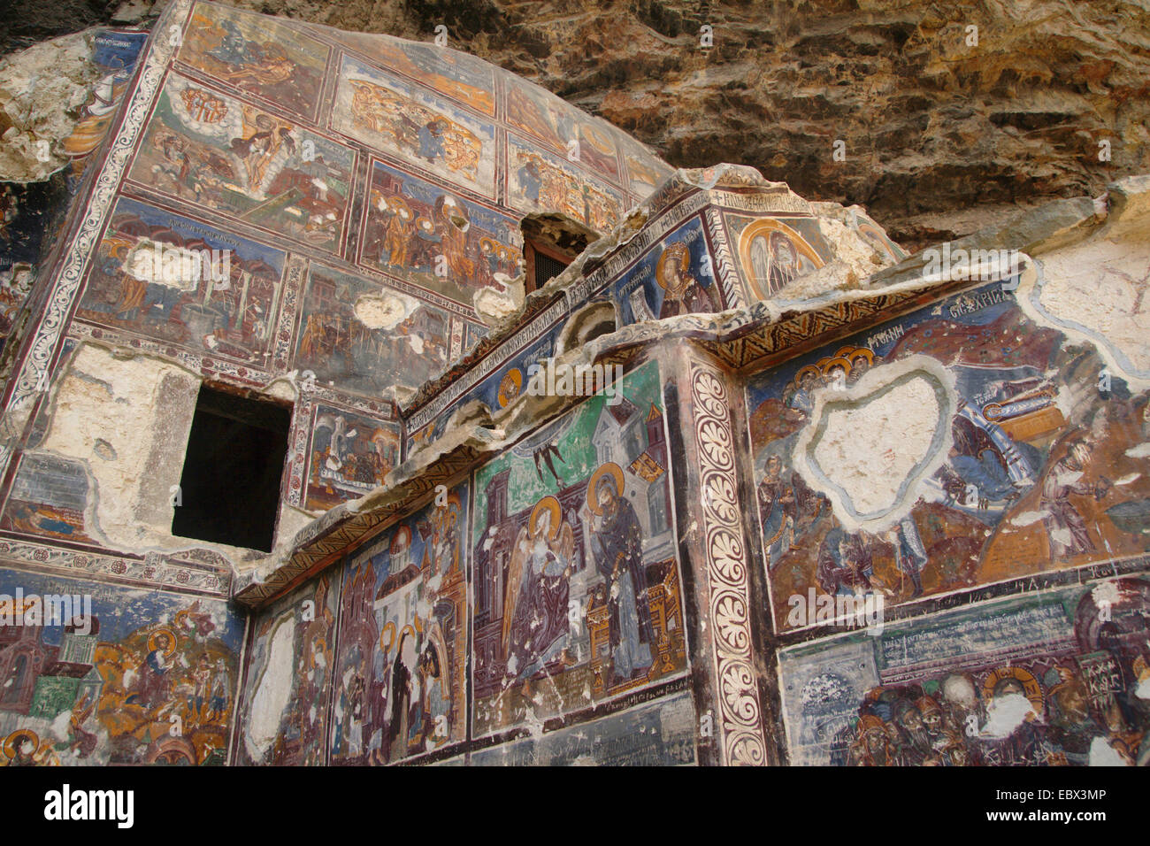 Fresques à l'intérieur du rocher sculpté de Suemela byzantin Monastère, Turquie, Trabzon Banque D'Images
