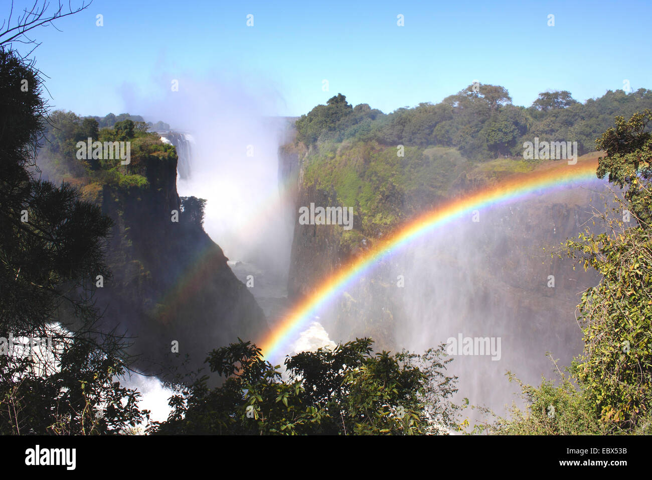 Victoria Falls avec arc-en-ciel, Zimbabwe, Victoria Falls National Park Banque D'Images