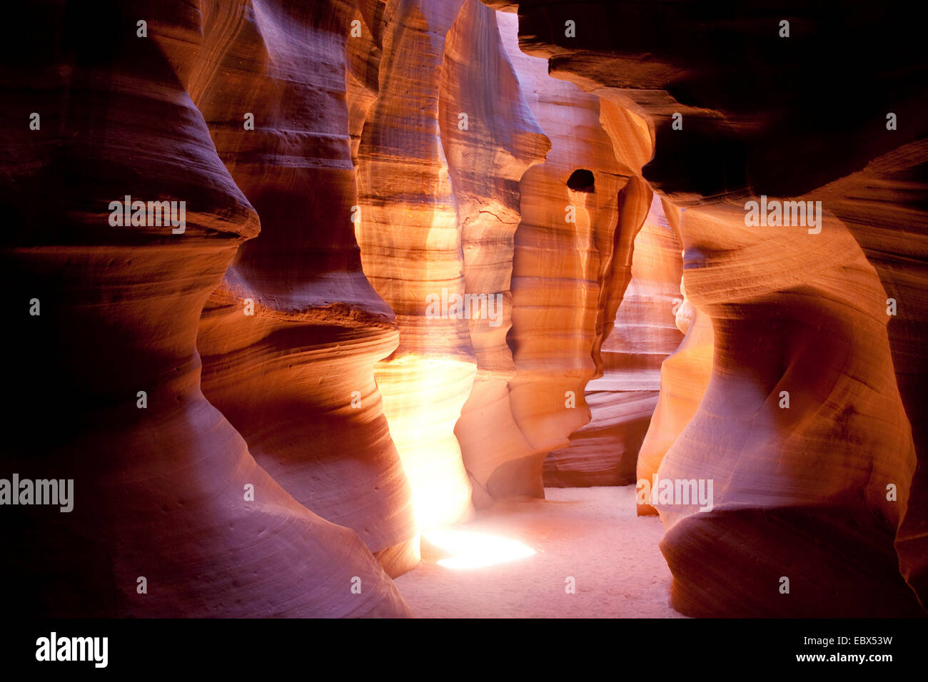 Upper Antelope Canyon avec sunbeam, USA, Arizona, Antelope Canyon, Page Banque D'Images