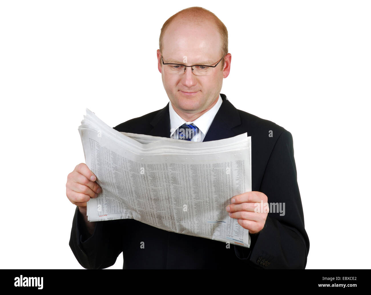 Man reading a newspaper Banque D'Images