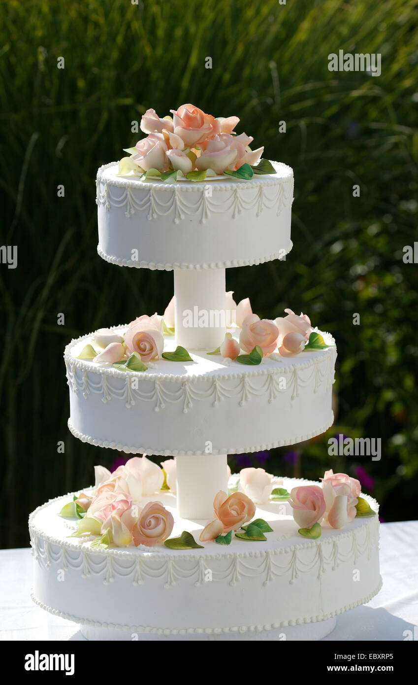 Gâteau de mariage en plein air Banque D'Images