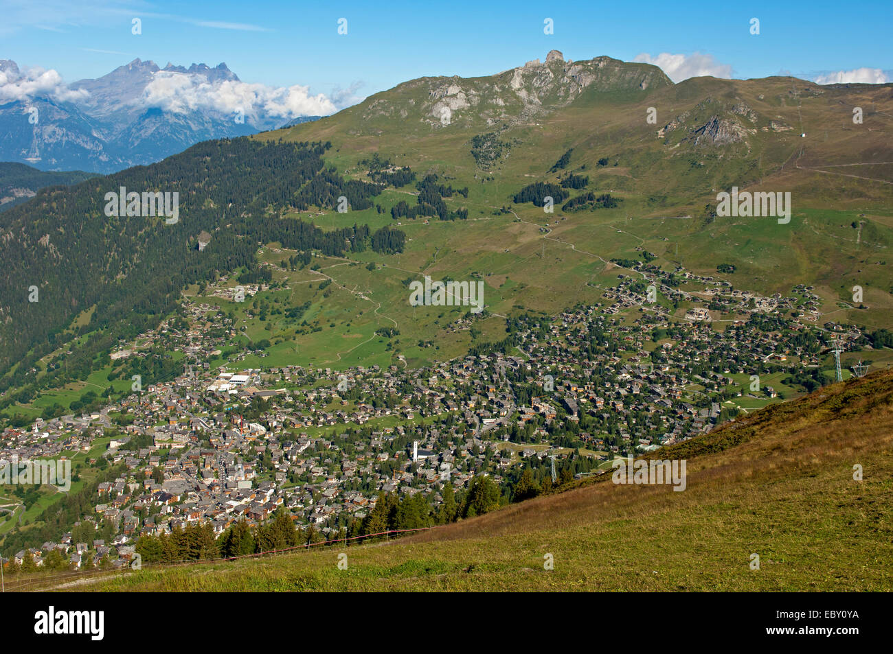 Vue sur le village de montagne de Verbier, Verbier, Canton du Valais, Suisse Banque D'Images