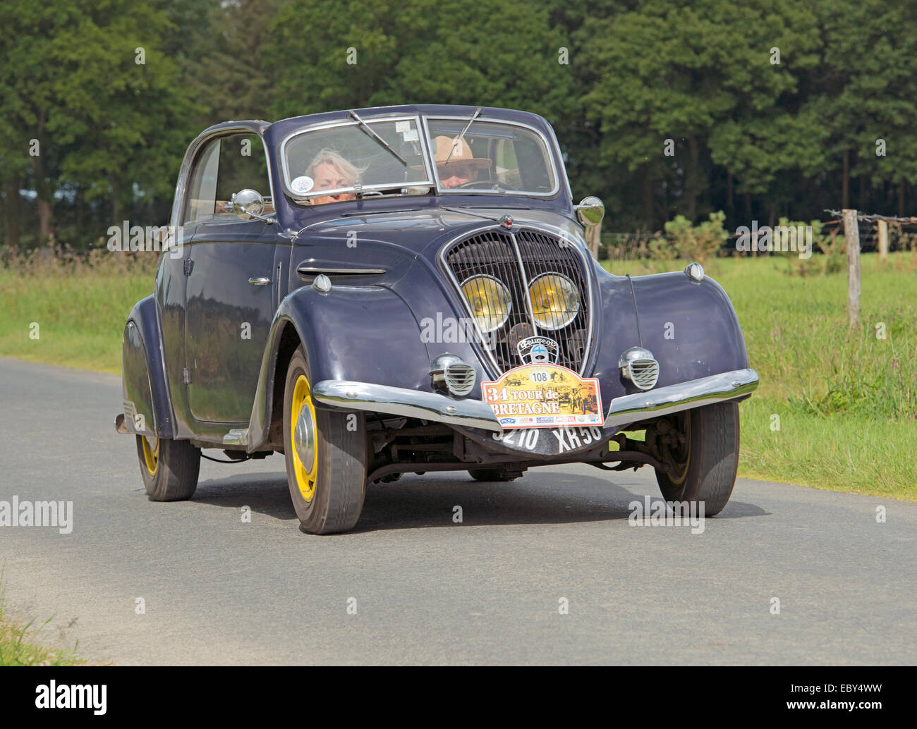 Photo 402 Peugeot 402 Banque d'image et photos - Alamy