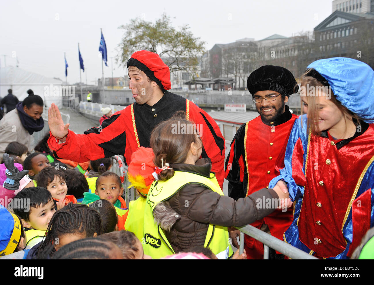 Saint nicolas and children belgium Banque de photographies et d’images ...