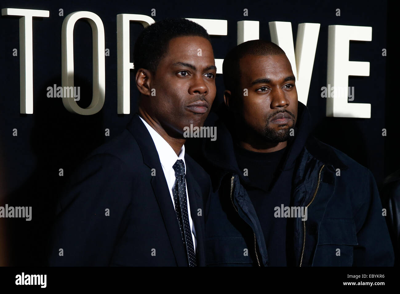 NEW YORK-déc 3 : Comédien/acteur Chris Rock et le rappeur Kanye West assister à la 'Top cinq' première au Ziegfeld Theatre Le 3 décembre 2014 à New York.© Debby Wong/Alamy Live News Banque D'Images