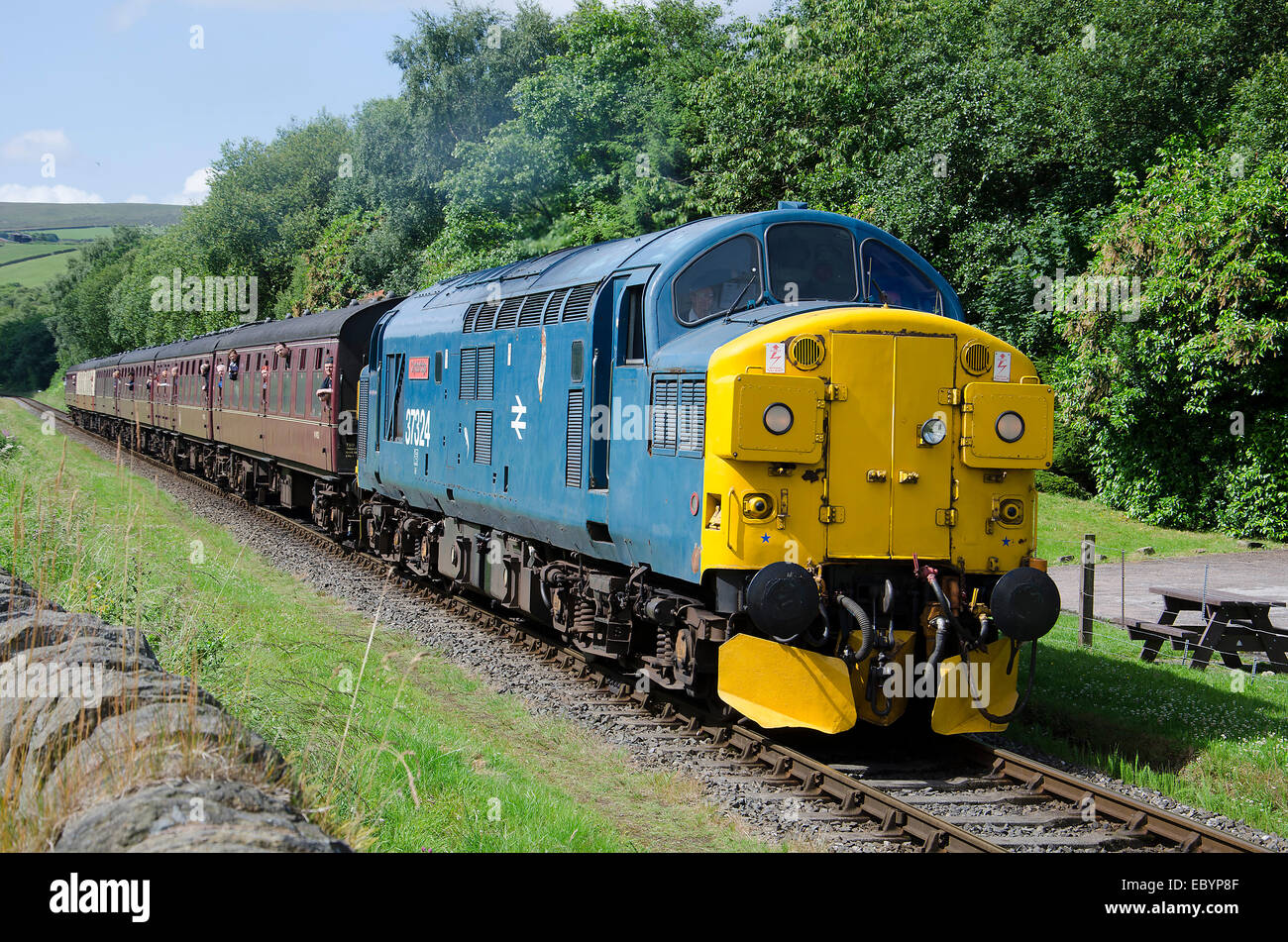 Le moteur diesel du patrimoine la classe 40 br à irwell vale station sur l'east lancashire railway Banque D'Images