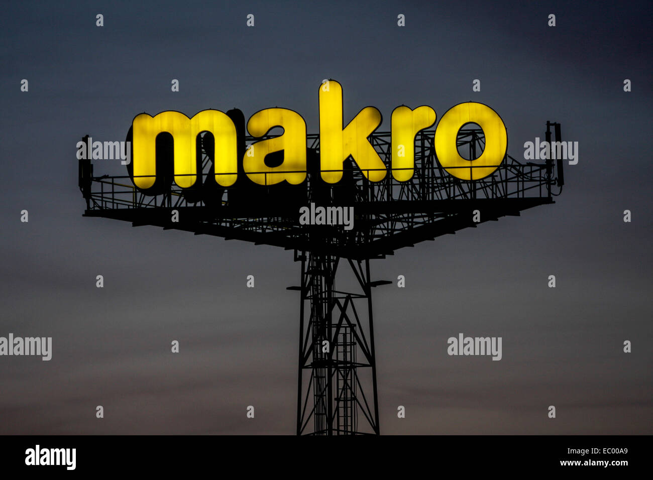 Logo Makro signer annonce Prague Praha République Tchèque Banque D'Images