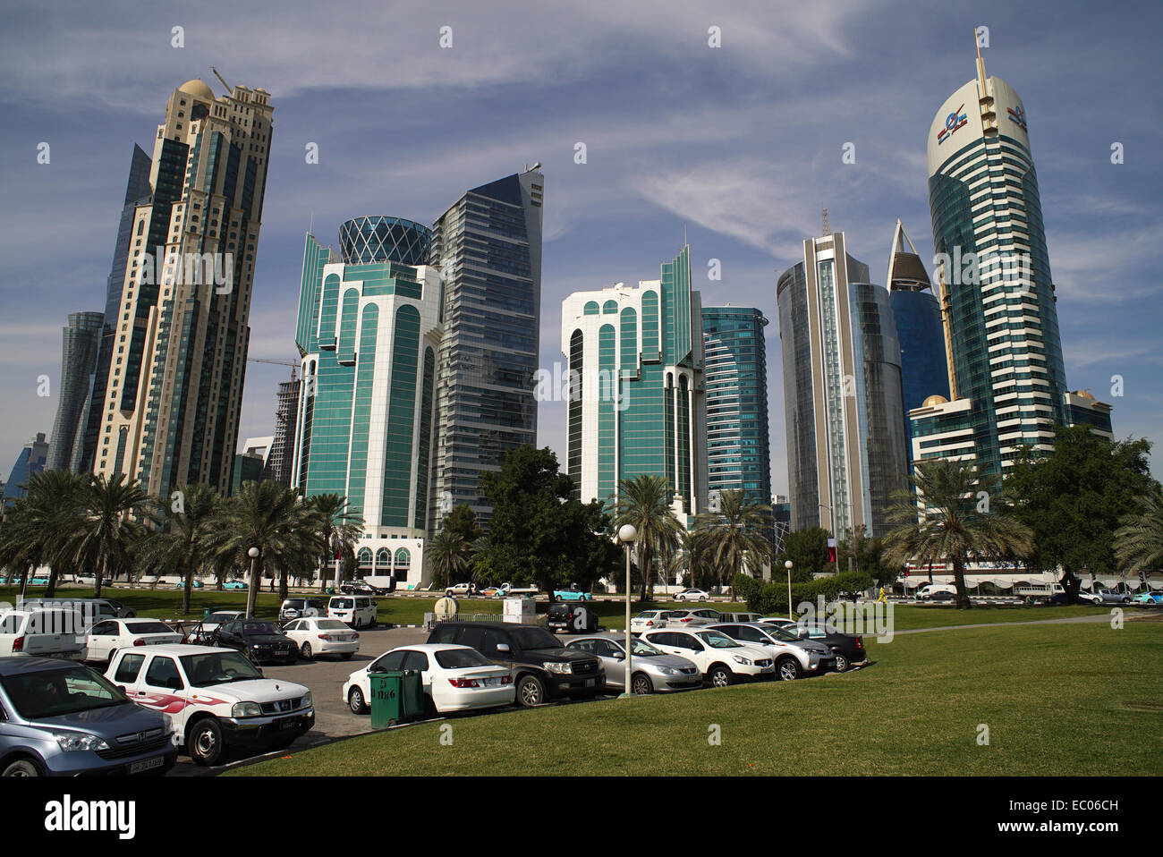 Bâtiments à Doha, au Qatar, en face de l'hôtel Sheraton Park Banque D'Images
