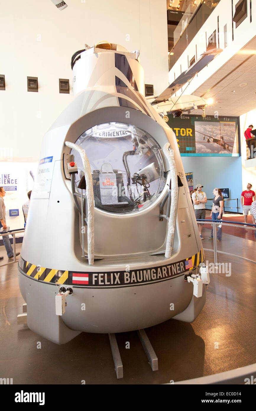 WASHINGTON D.C. - 24 MAI 2014 : Le Red Bull Stratos capsule que Felix  Baumgartner a sauté d dans le monde - la plus longue d'enregistrement f  Photo Stock - Alamy