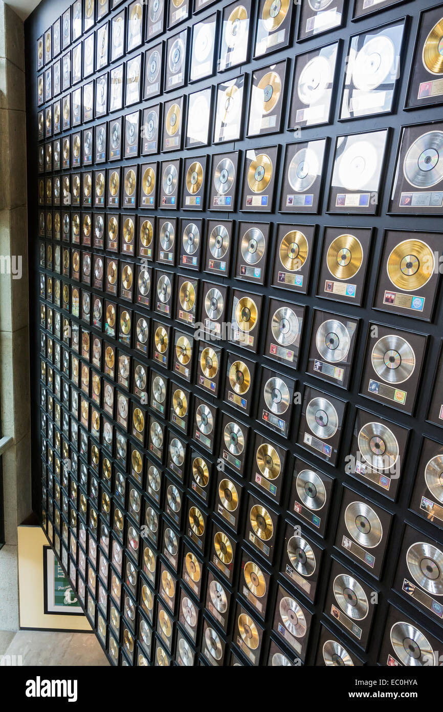 New York, Nashville, Country Music Hall of Fame and Museum, mur d'or et  platine Photo Stock - Alamy