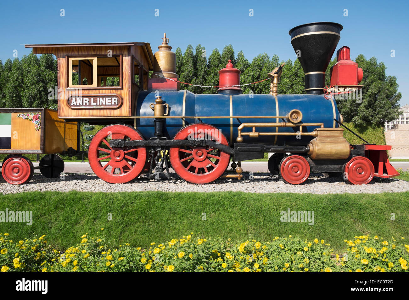 Train à vapeur à l'affiche au jardin Miracle le plus grand jardin fleuri à Dubaï Émirats Arabes Unis Banque D'Images